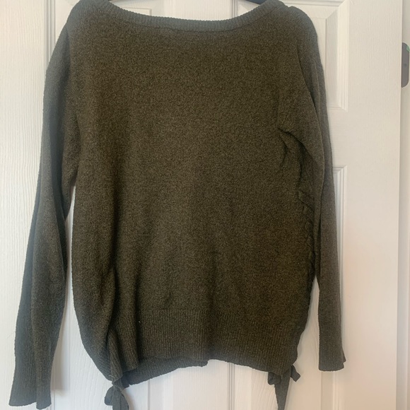 Garage | Green Sweater - Picture 2 of 4